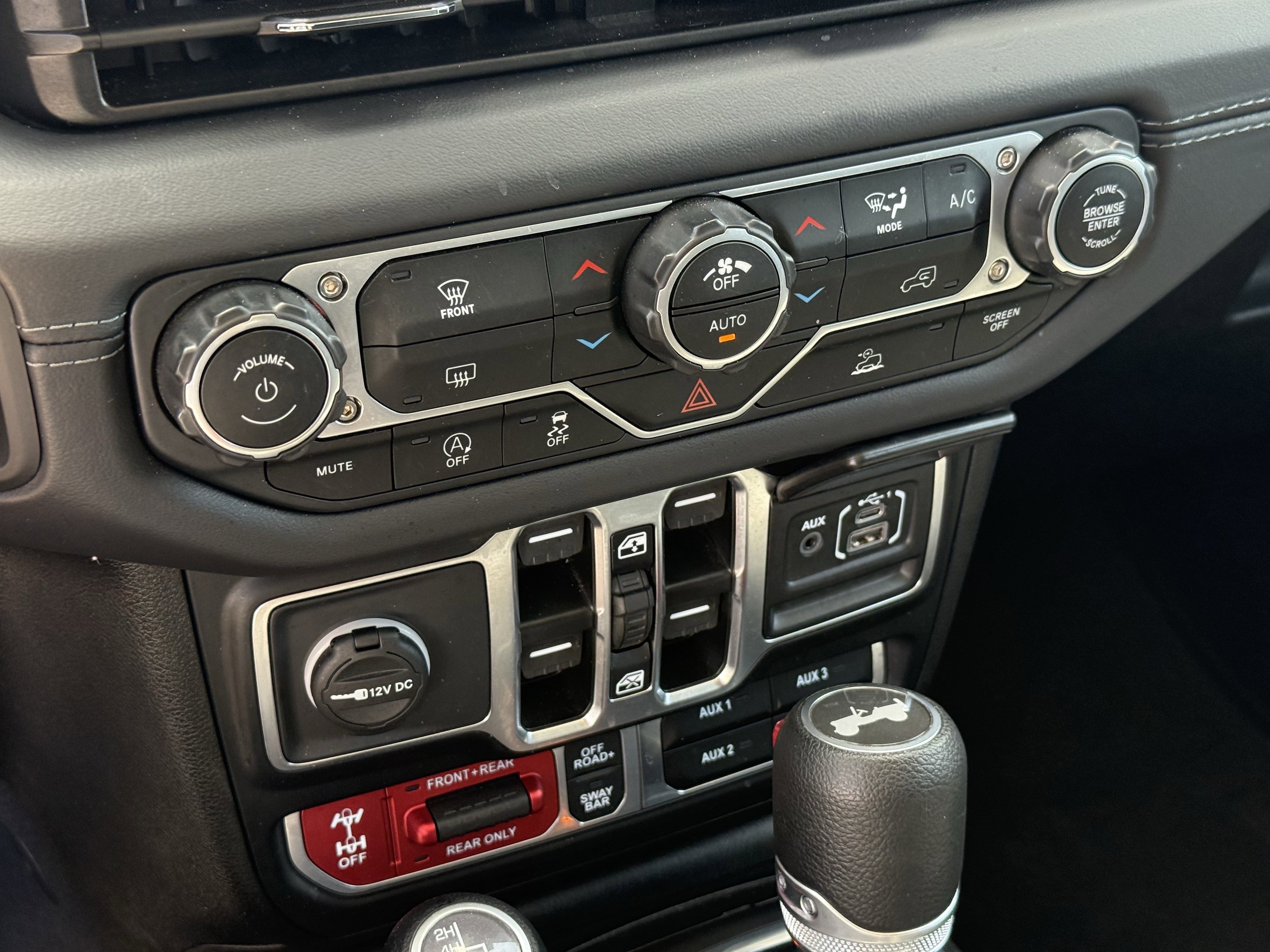 Used 2025 Jeep Wrangler Unlimited Rubicon image 22