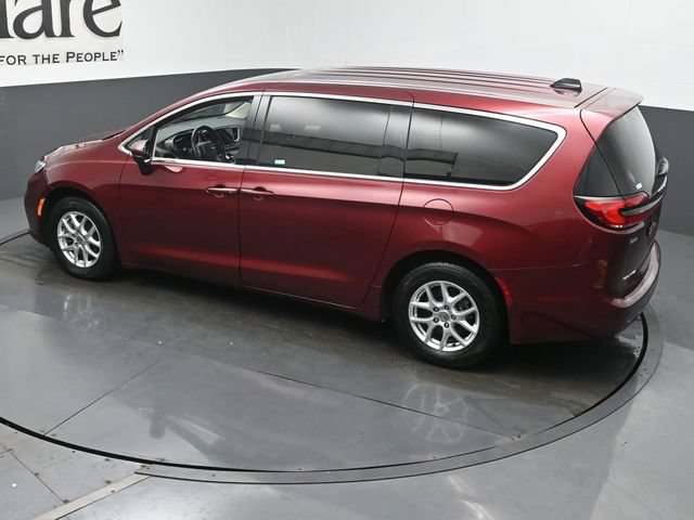 Used 2023 Chrysler Pacifica Touring-L FWD image 44