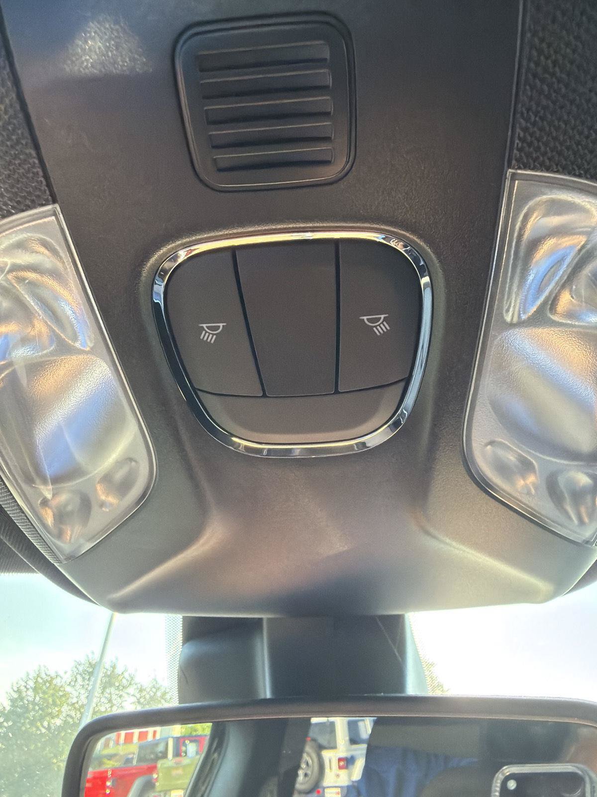 Used 2025 Jeep Compass Sport AWD/4WD image 17