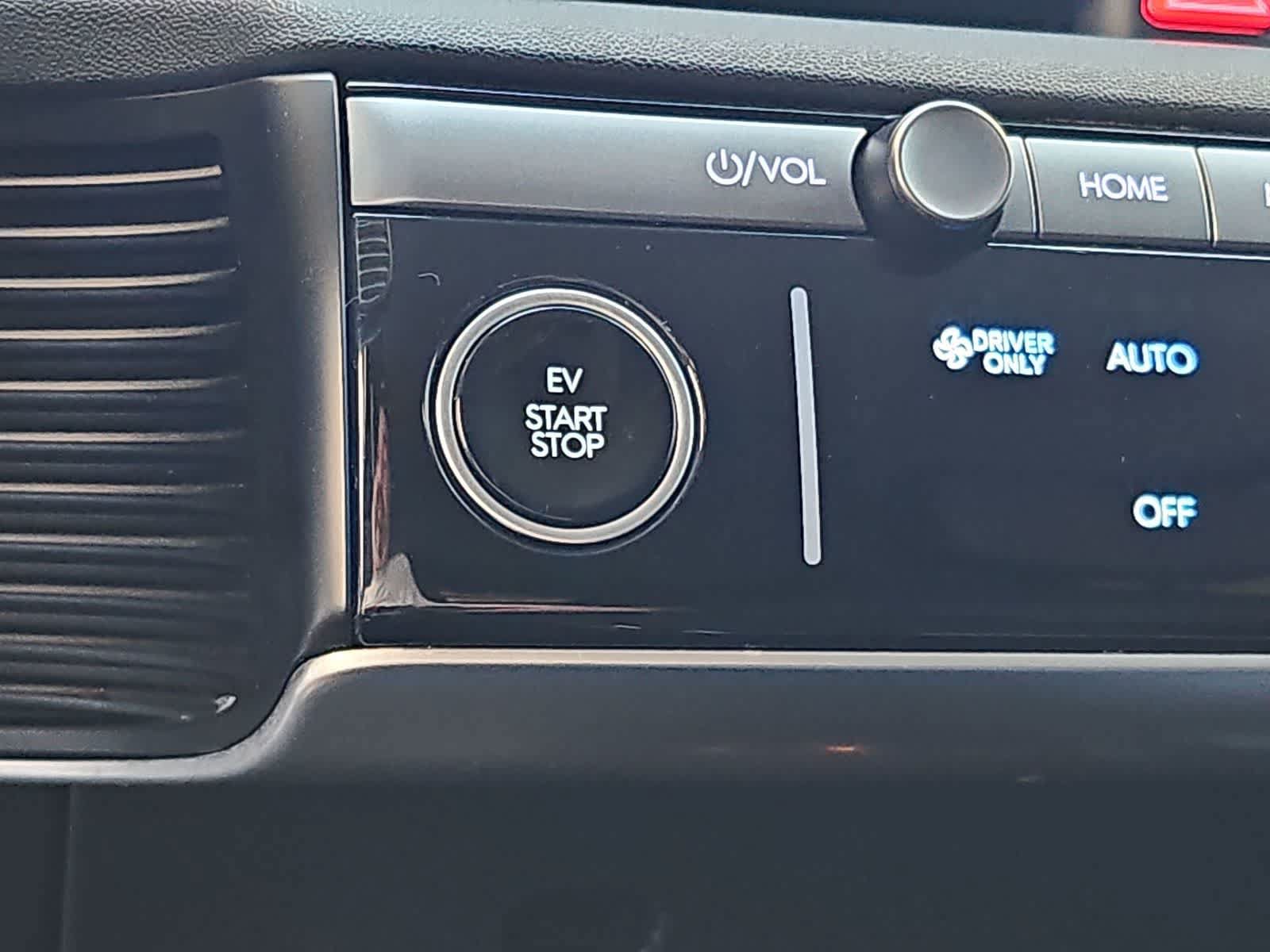 Certified 2025 Hyundai Ioniq 5 SEL RWD image 24