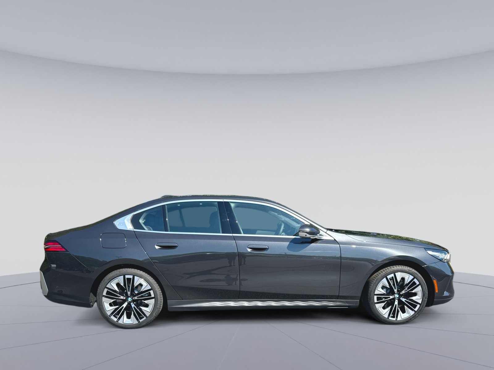 New 2026 BMW 530i xDrive AWD/4WD image 34
