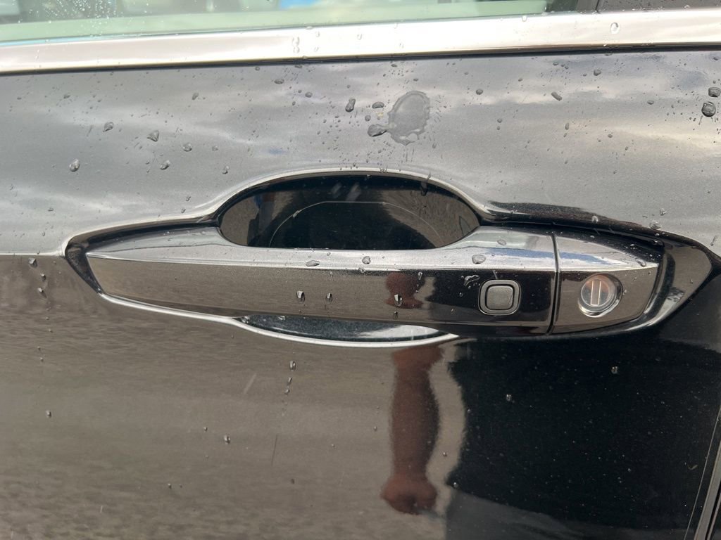 Used 2025 Mitsubishi Outlander SE image 24