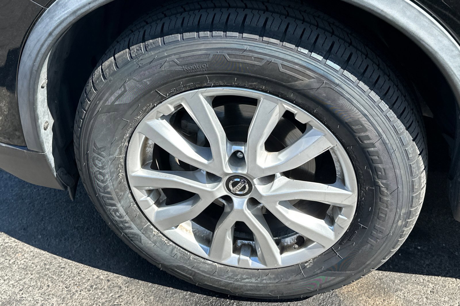 Used 2017 Nissan Rogue SV FWD image 4
