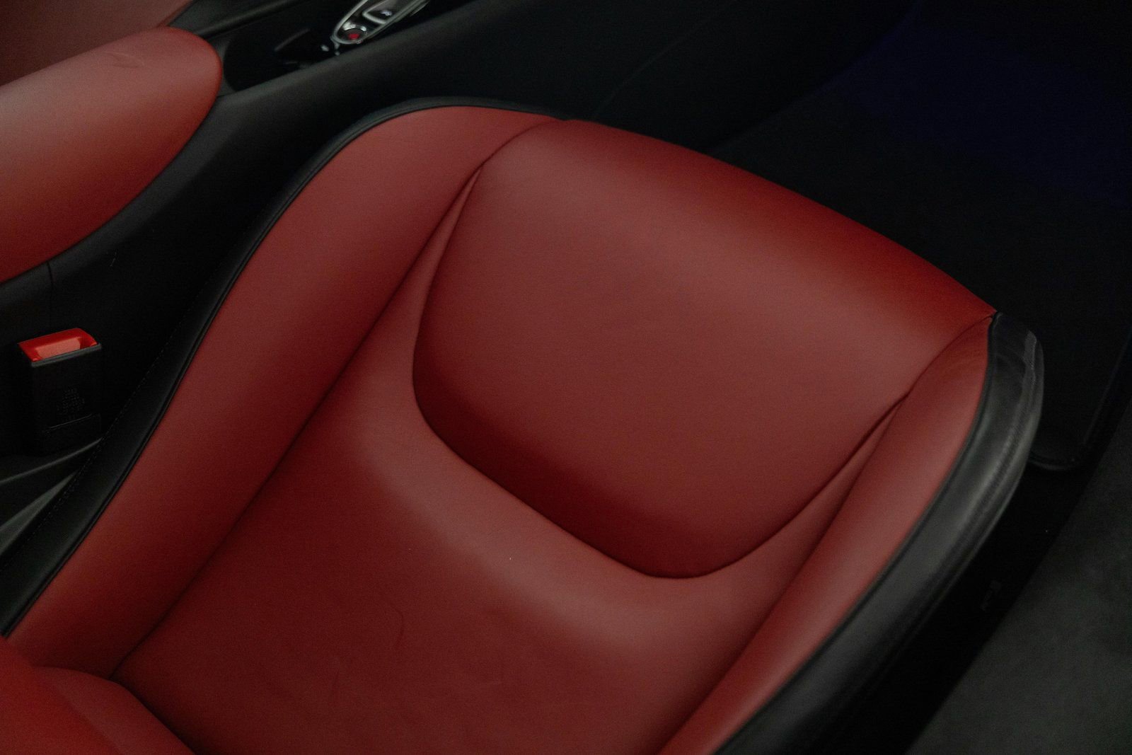 Used 2023 McLaren Artura image 24