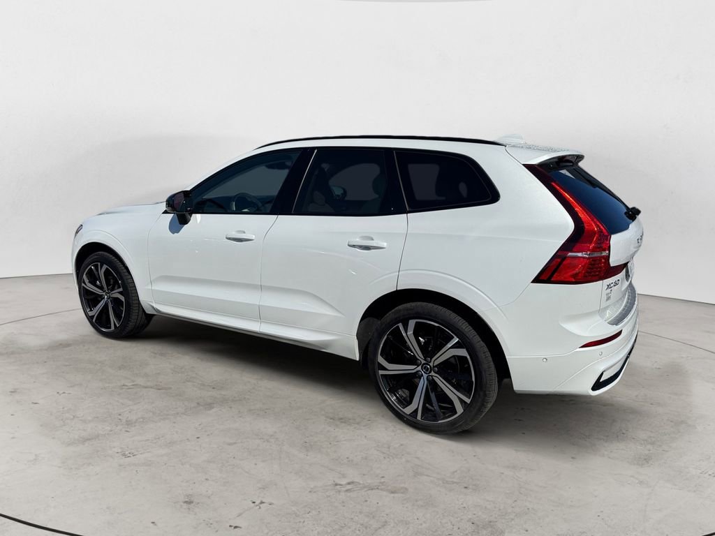Certified 2024 Volvo XC60 B5 Ultimate w/ Protection Package Premier AWD/4WD image 4
