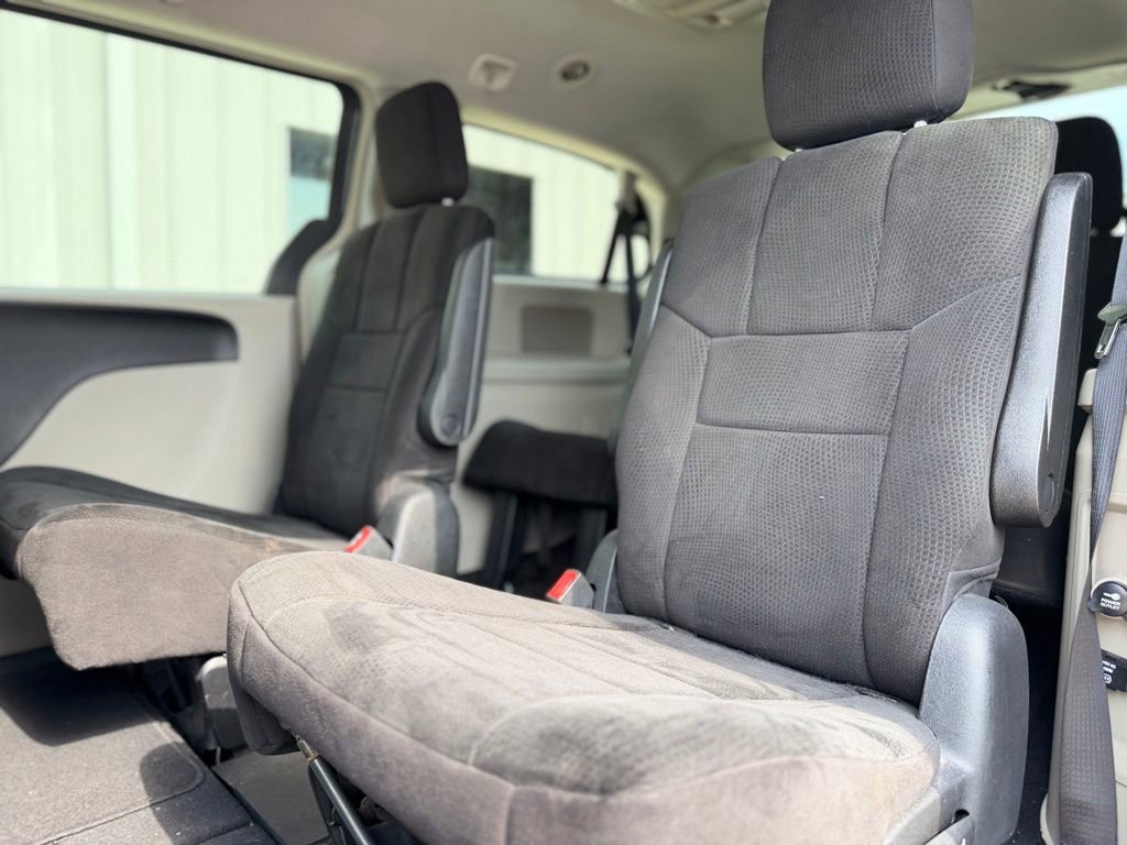 Used 2012 Dodge Grand Caravan Crew FWD image 19