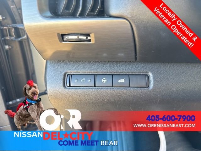 Used 2022 Nissan Pathfinder SL FWD image 17