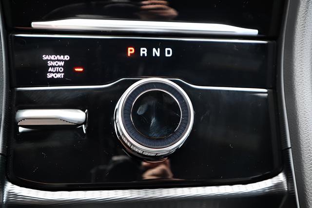 New 2025 Jeep Grand Cherokee L Limited w/ Black Appearance Package image 16