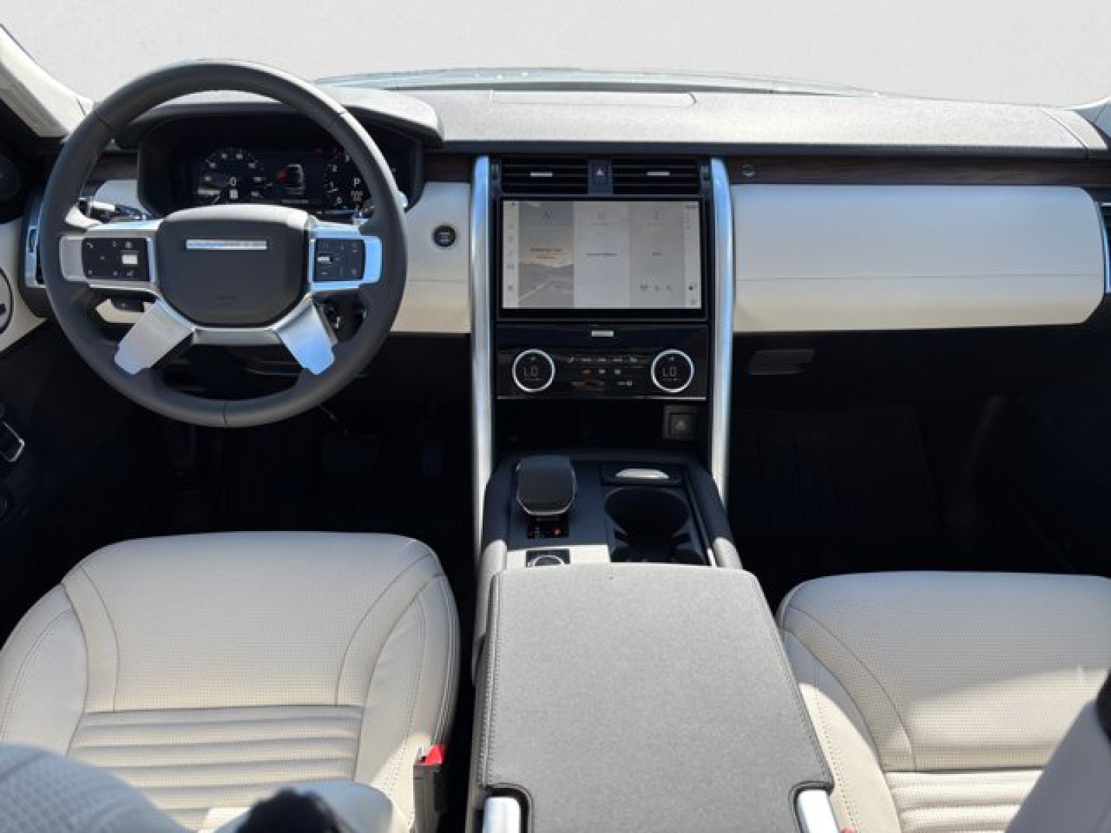 Certified 2025 Land Rover Discovery S AWD/4WD image 13