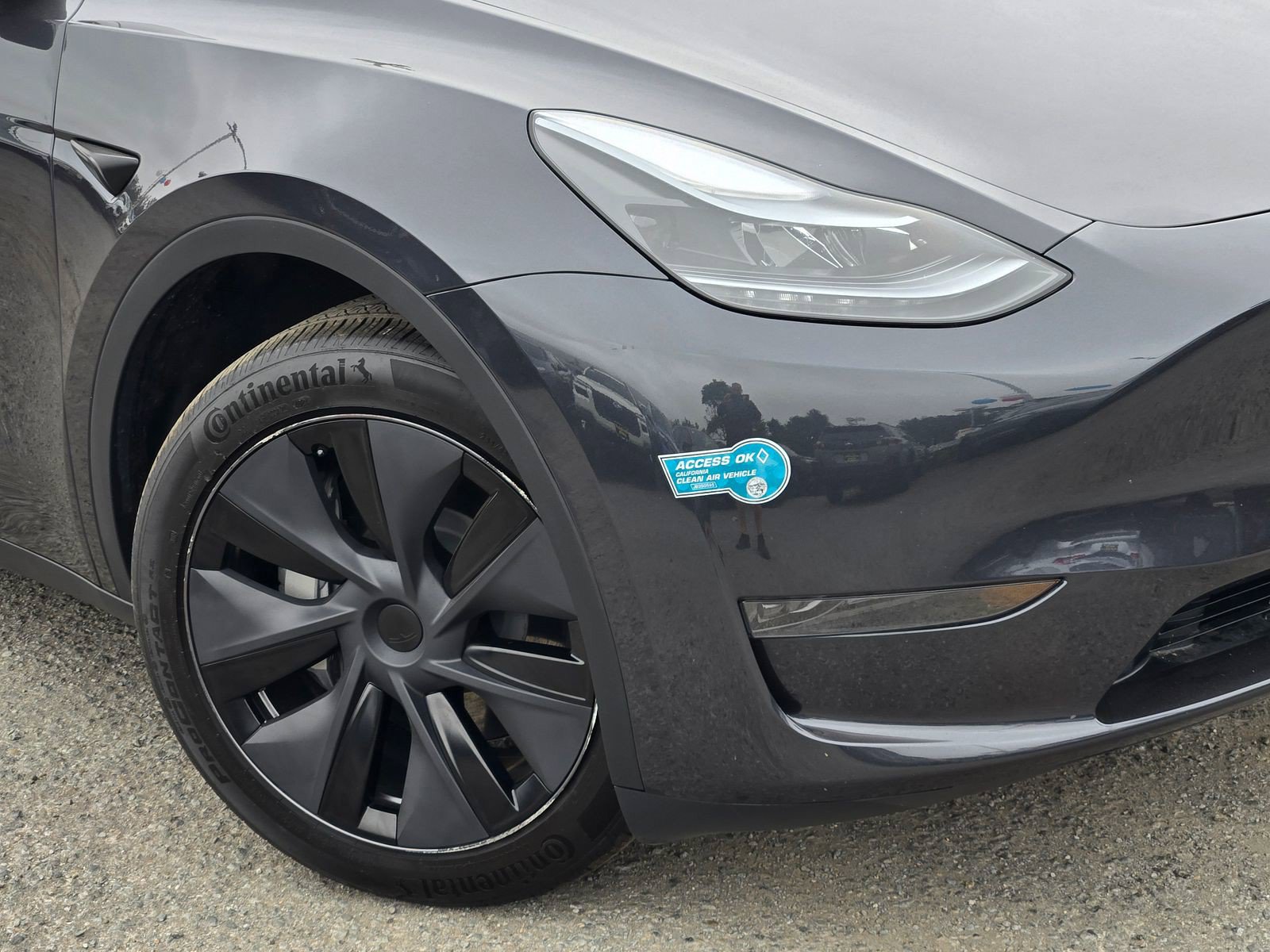 Used 2025 Tesla Model Y Long Range RWD image 9