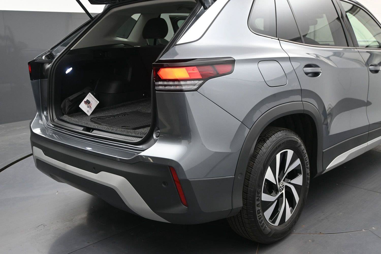 Used 2026 Volkswagen Tiguan S AWD/4WD image 13