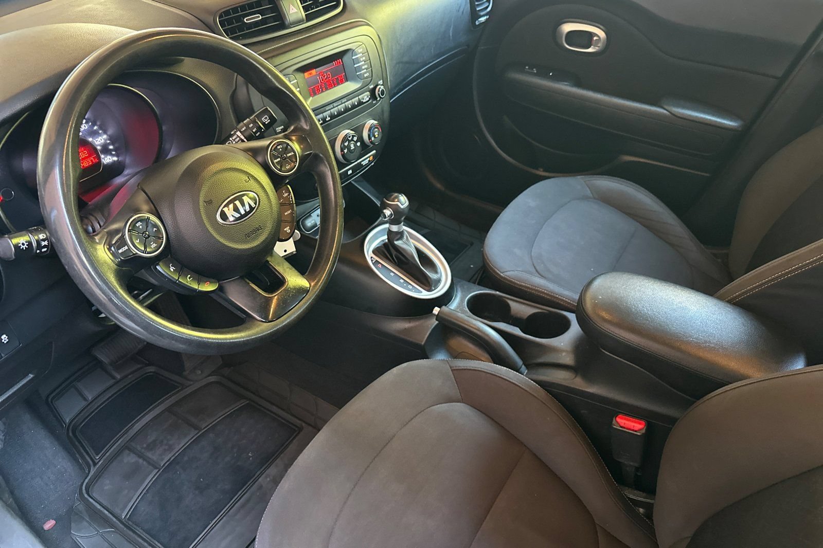 Used 2016 Kia Soul FWD image 11