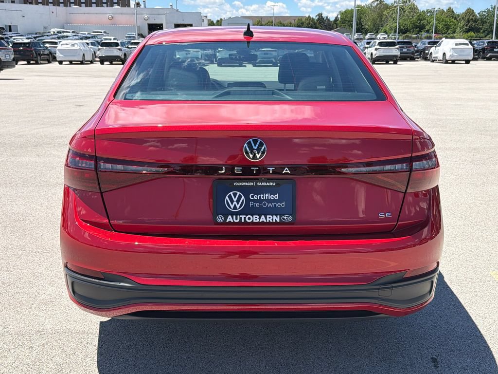 Certified 2025 Volkswagen Jetta SE FWD image 5