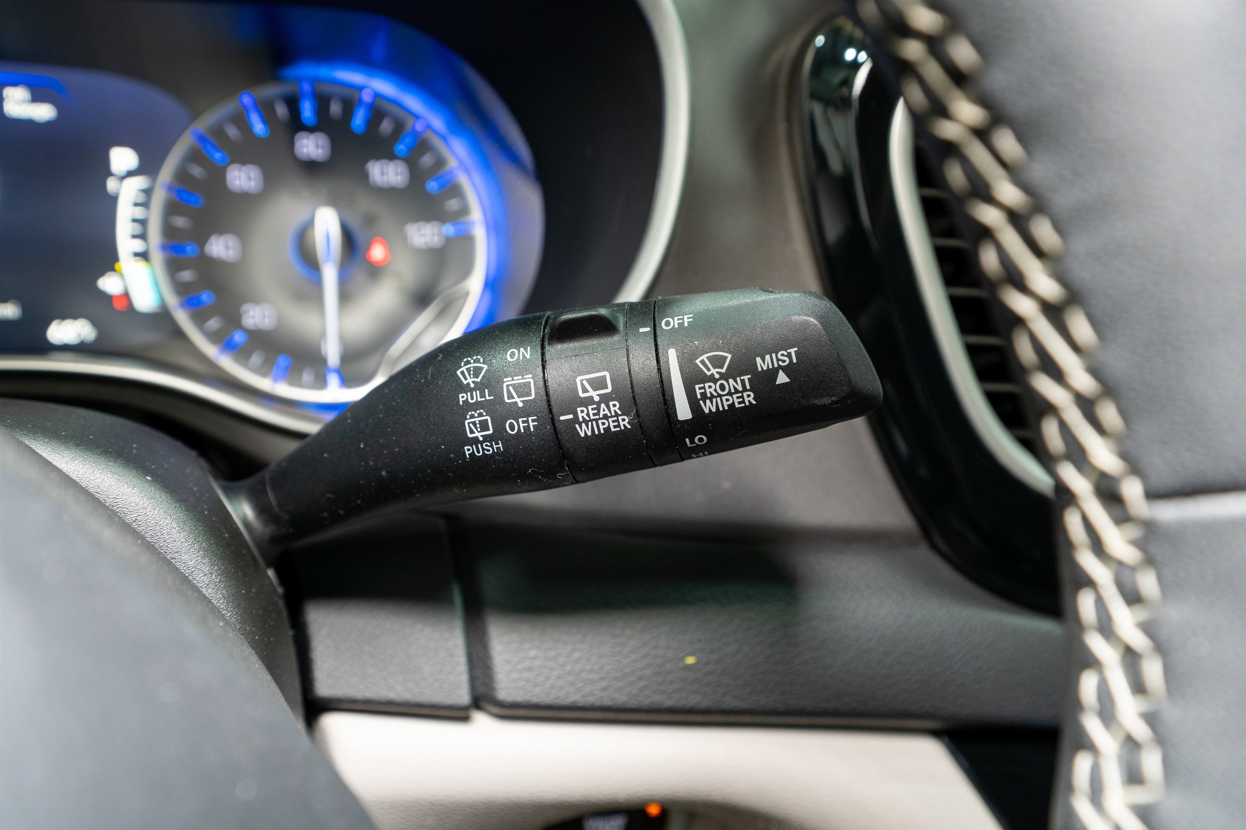 Used 2024 Chrysler Pacifica Touring-L image 27