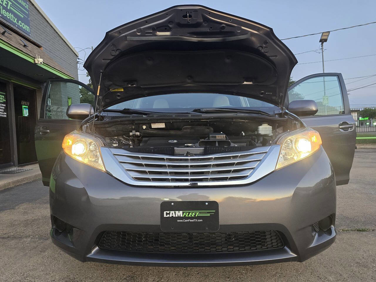 Used 2012 Toyota Sienna LE FWD image 66