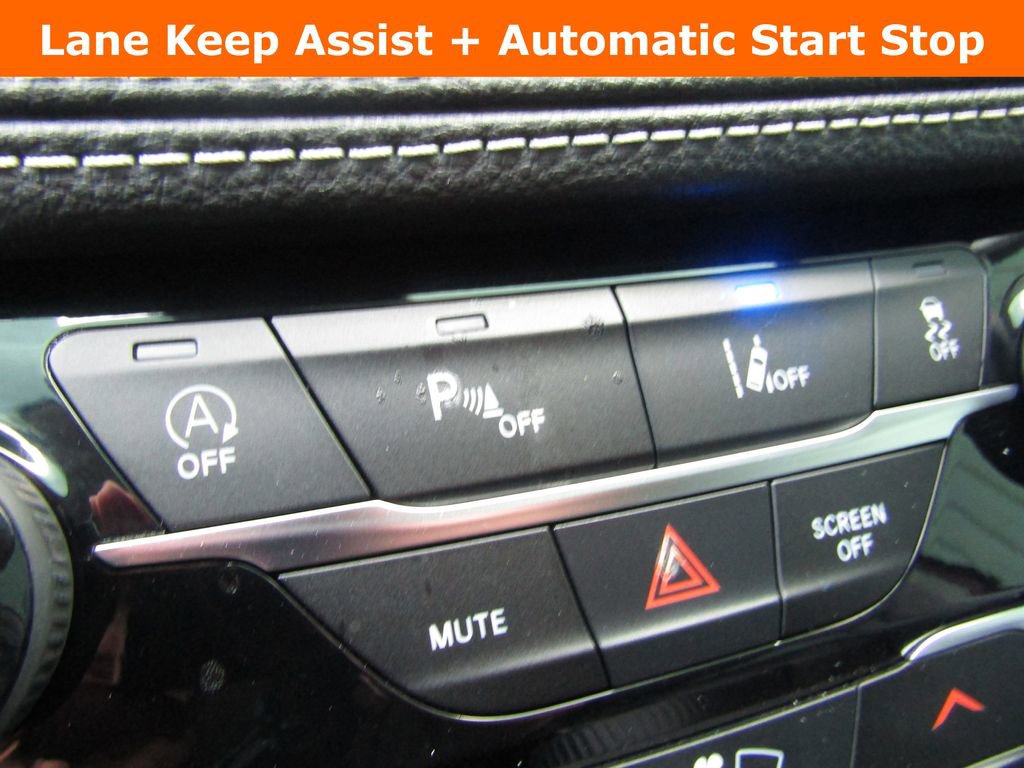 Used 2023 Chrysler Pacifica Limited AWD/4WD image 18