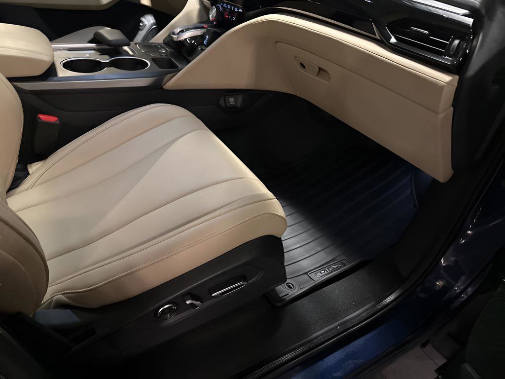 Used 2024 Acura MDX SH-AWD image 16