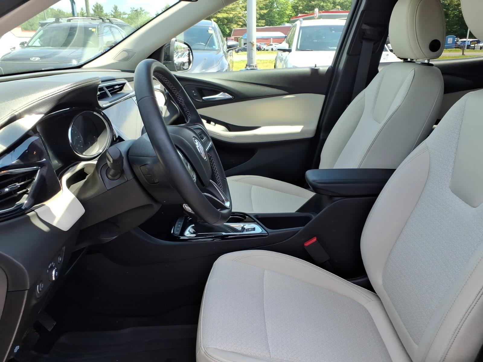 Used 2021 Buick Encore GX Preferred w/ Cold Weather Comfort Package AWD/4WD image 20