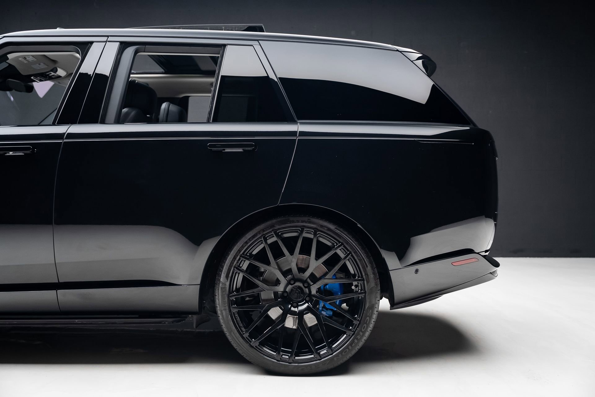 Used 2023 Land Rover Range Rover SE image 20