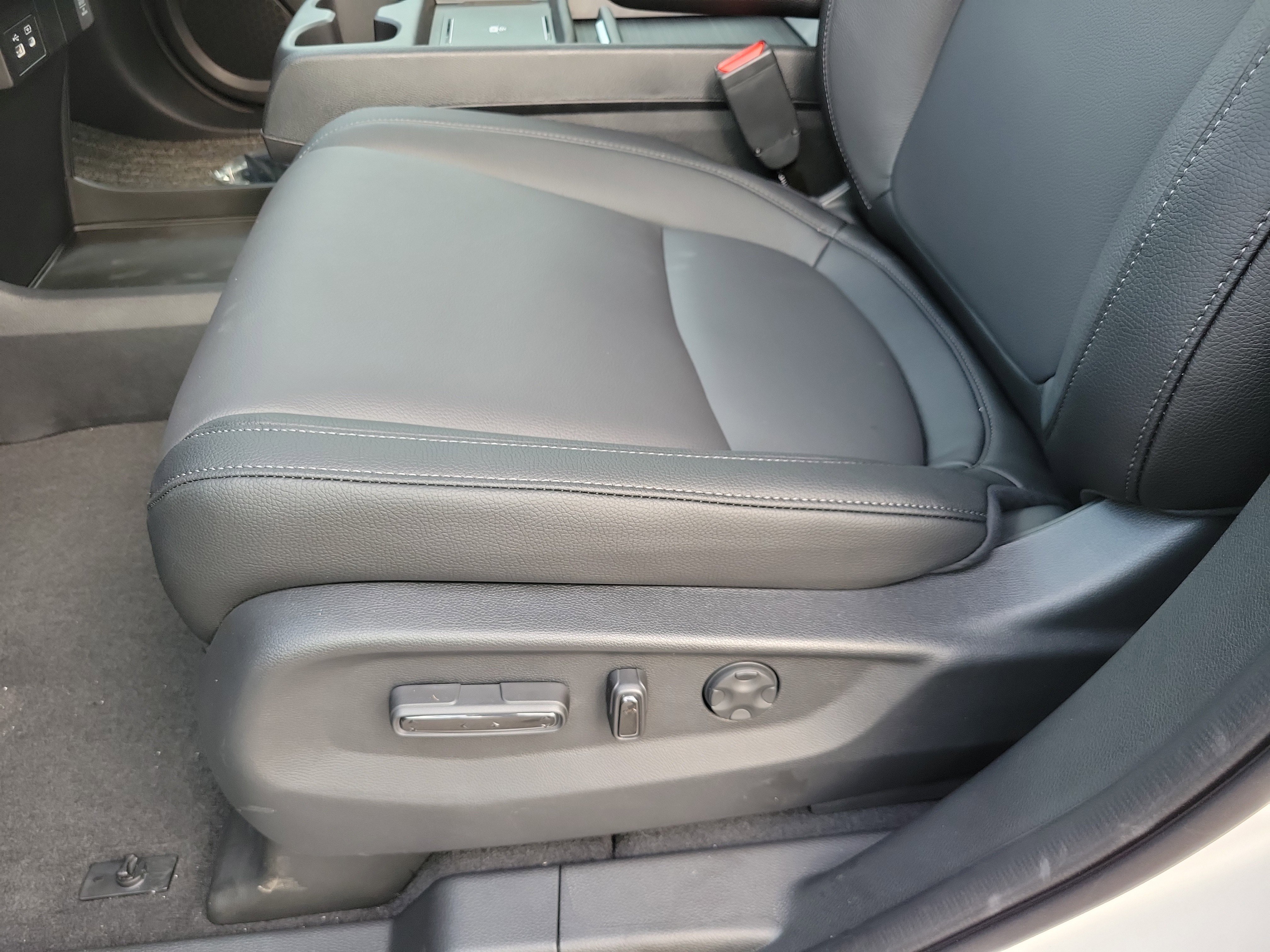 New 2026 Honda Odyssey EX-L image 14