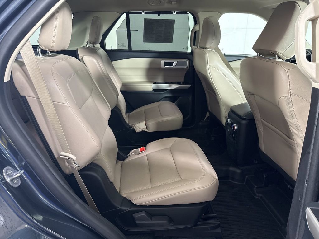 Used 2023 Ford Explorer Limited w/ Equipment Group 301A image 17