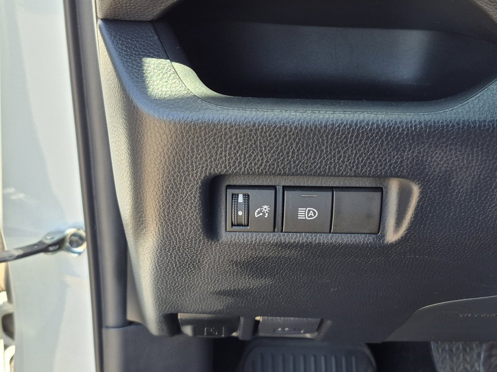 Certified 2023 Toyota RAV4 LE AWD/4WD image 33