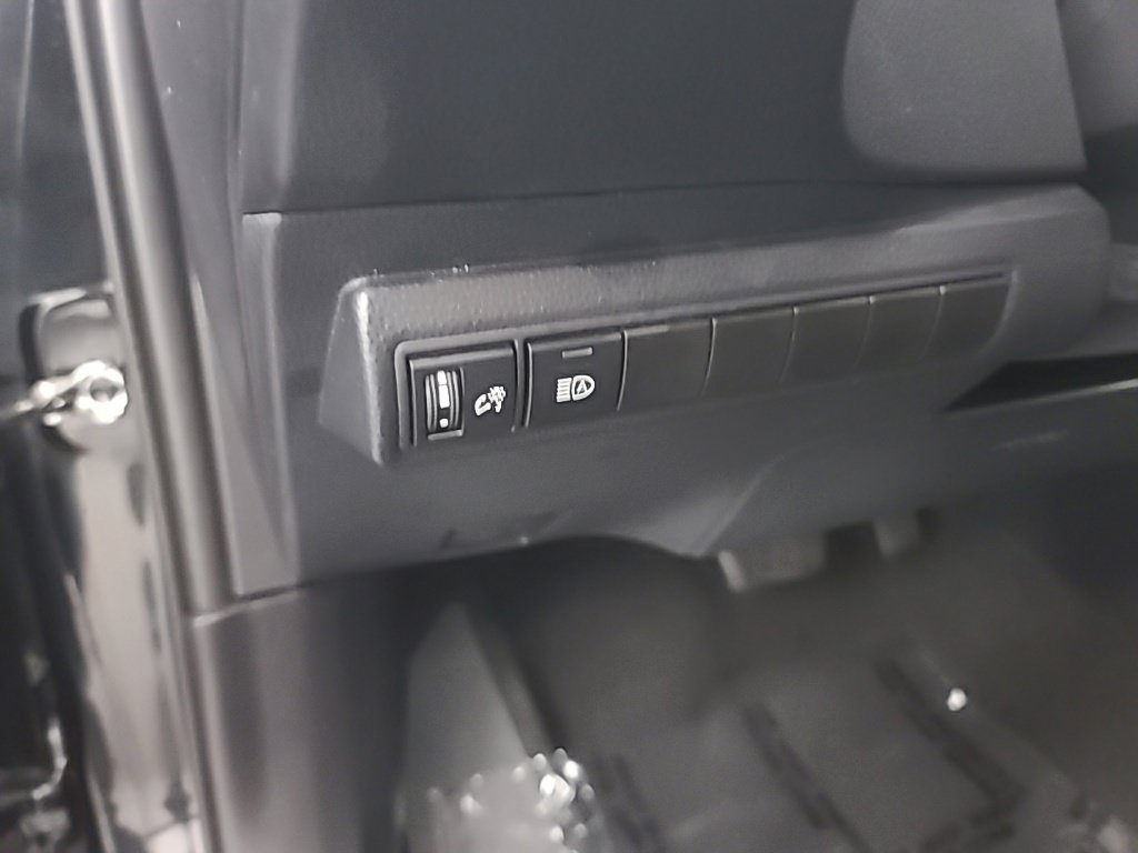 Used 2024 Toyota Corolla LE FWD image 27