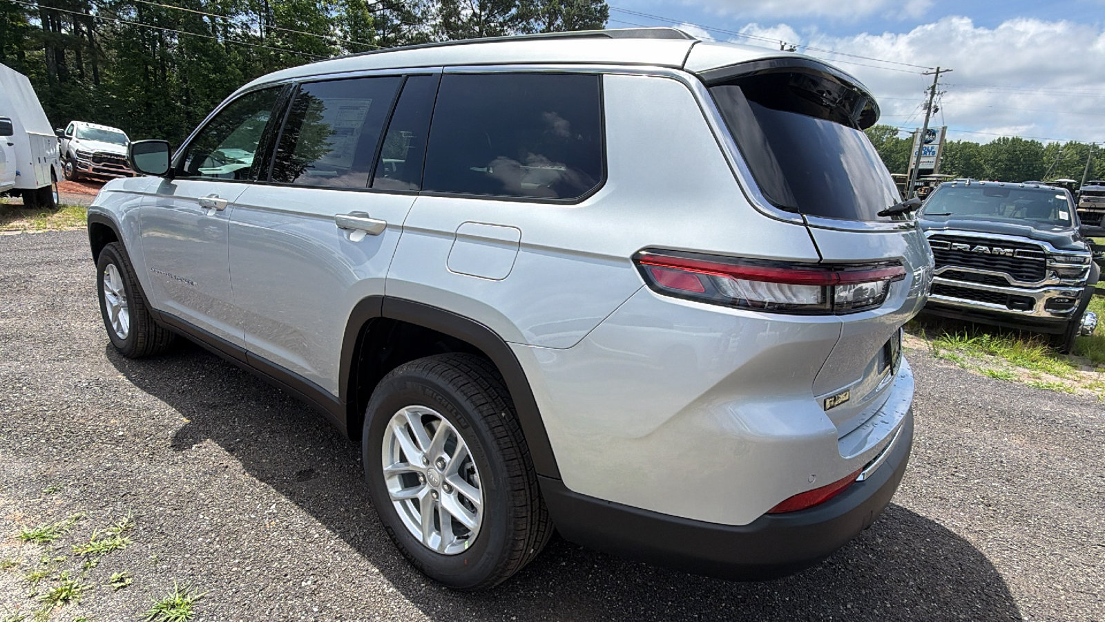New 2026 Jeep Grand Cherokee L Laredo RWD image 10