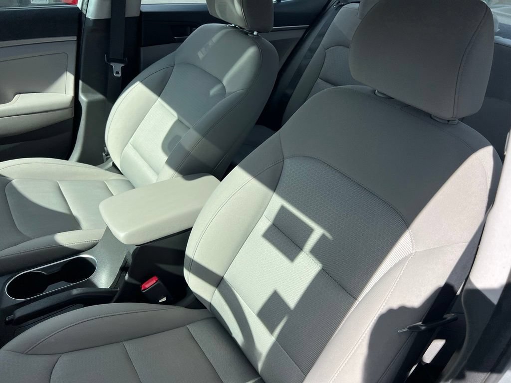 Used 2018 Hyundai Elantra SE FWD image 12