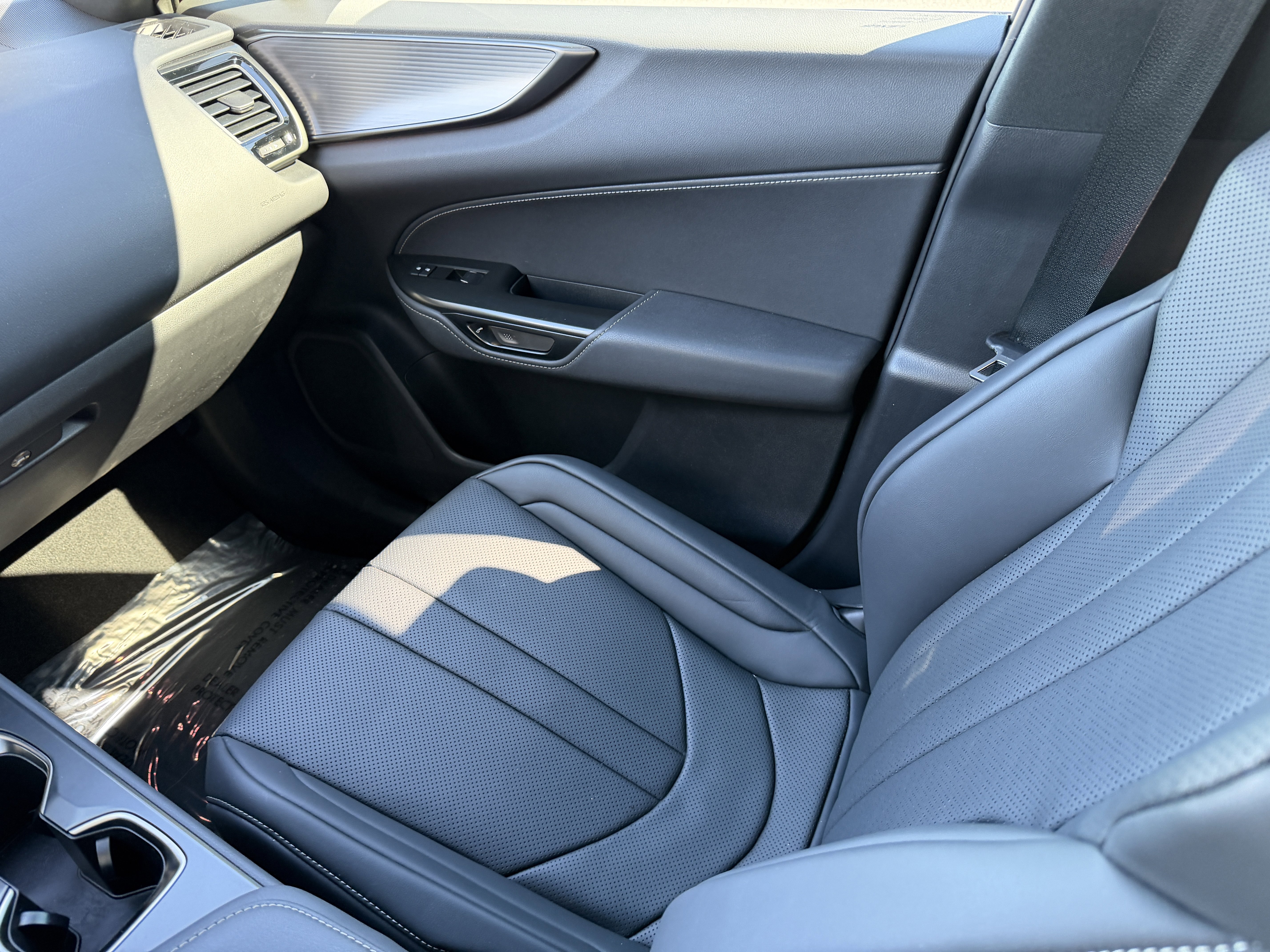 Used 2025 Lexus NX 450h+ F Sport image 15