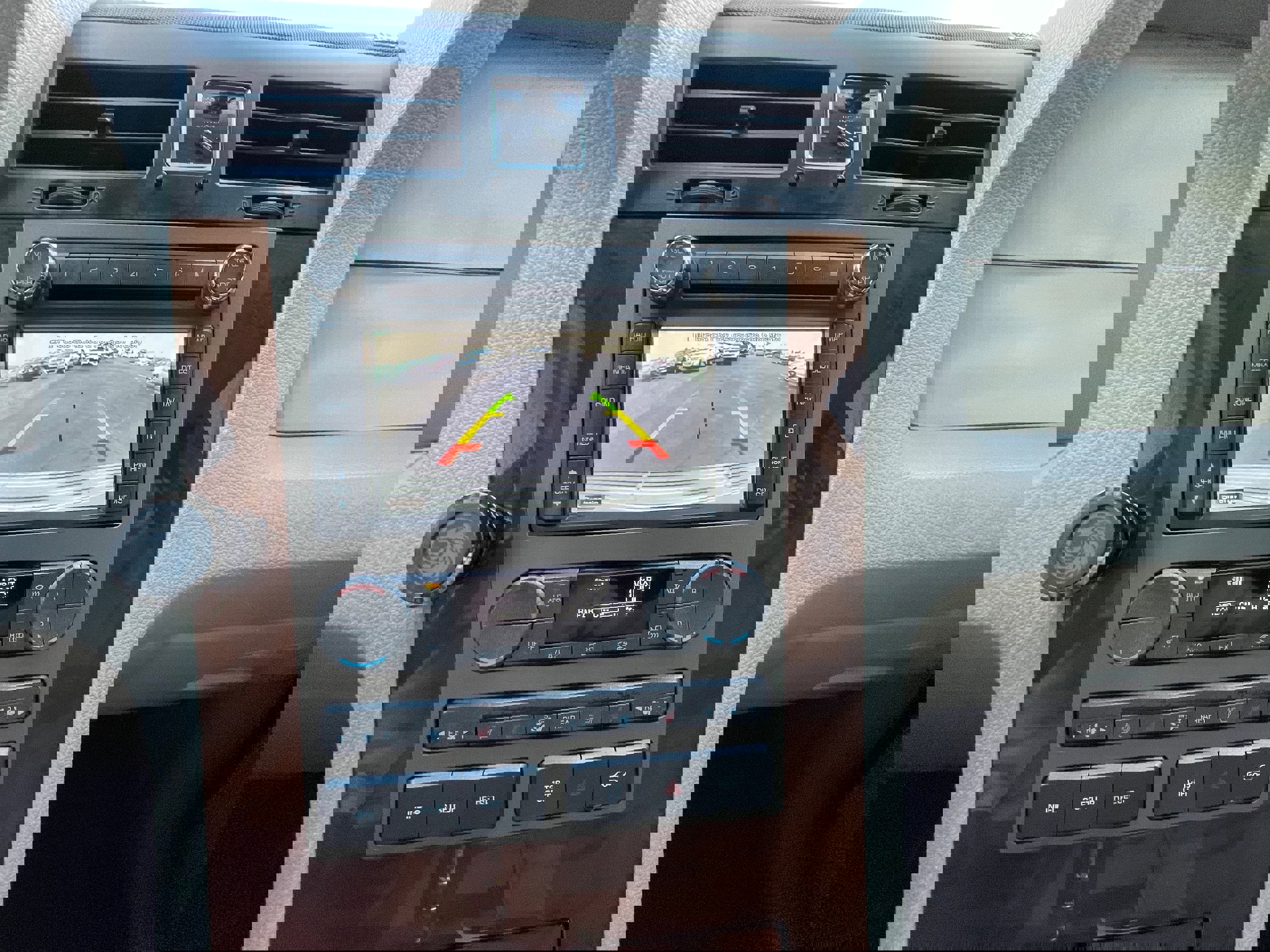 Used 2014 Lincoln Navigator 2WD image 19