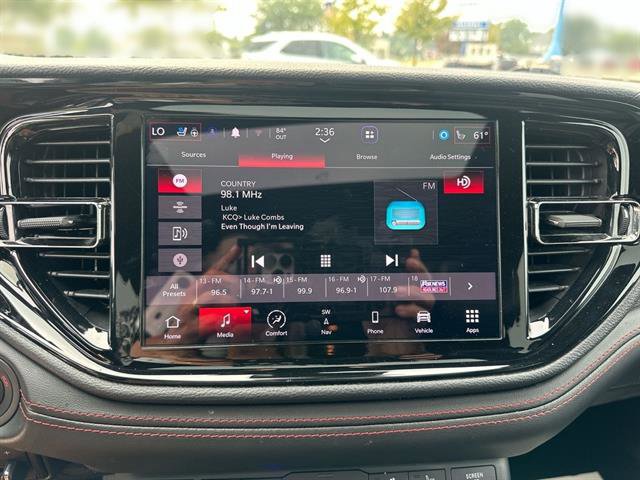 Used 2023 Dodge Durango GT image 38