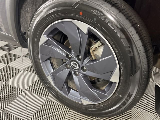 Used 2025 Nissan Rogue SV w/ SV Premium Package FWD image 15