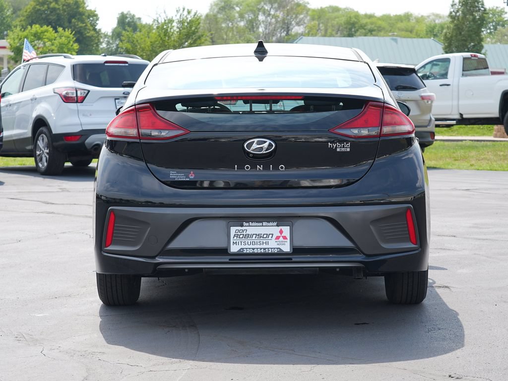 Used 2018 Hyundai Ioniq Blue FWD image 4