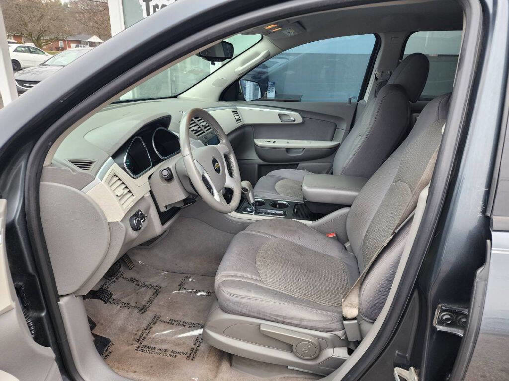 Used 2011 Chevrolet Traverse LS AWD/4WD image 9