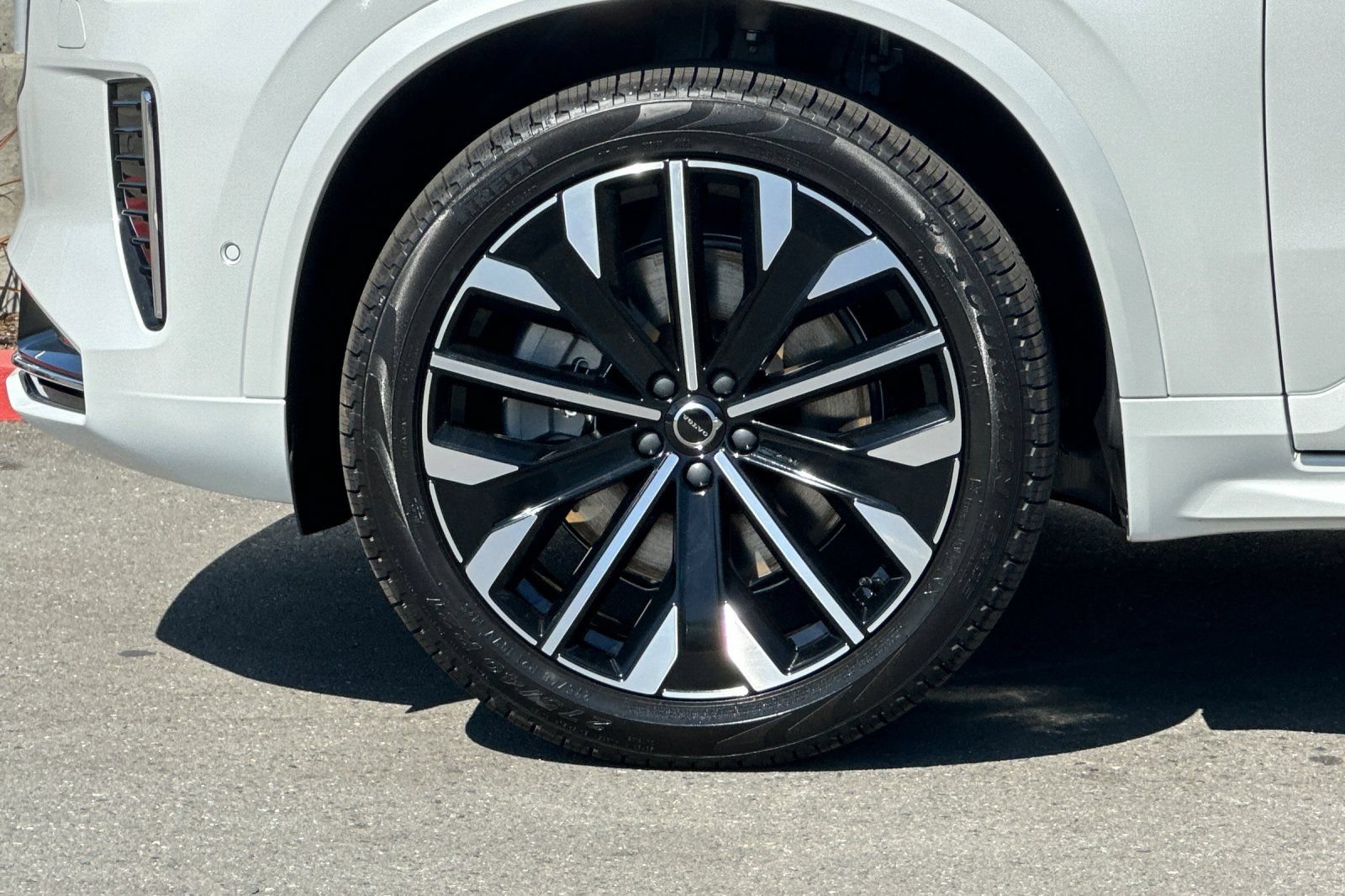 New 2027 Volvo XC90 T8 Ultra AWD/4WD image 11