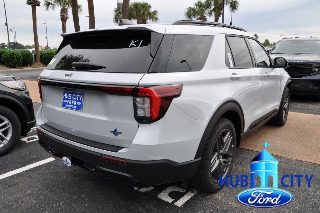 New 2026 Ford Explorer ST-Line RWD image 5