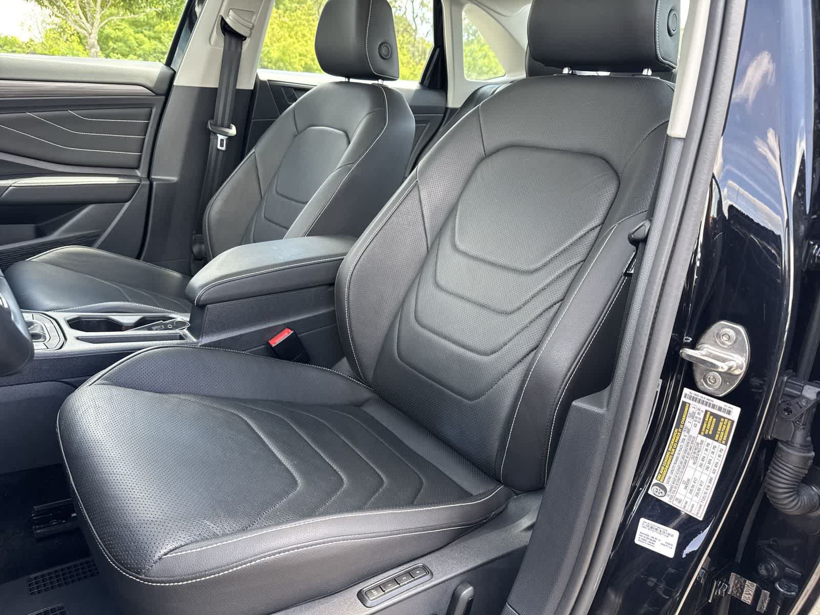 Used 2024 Volkswagen Jetta SEL FWD image 41