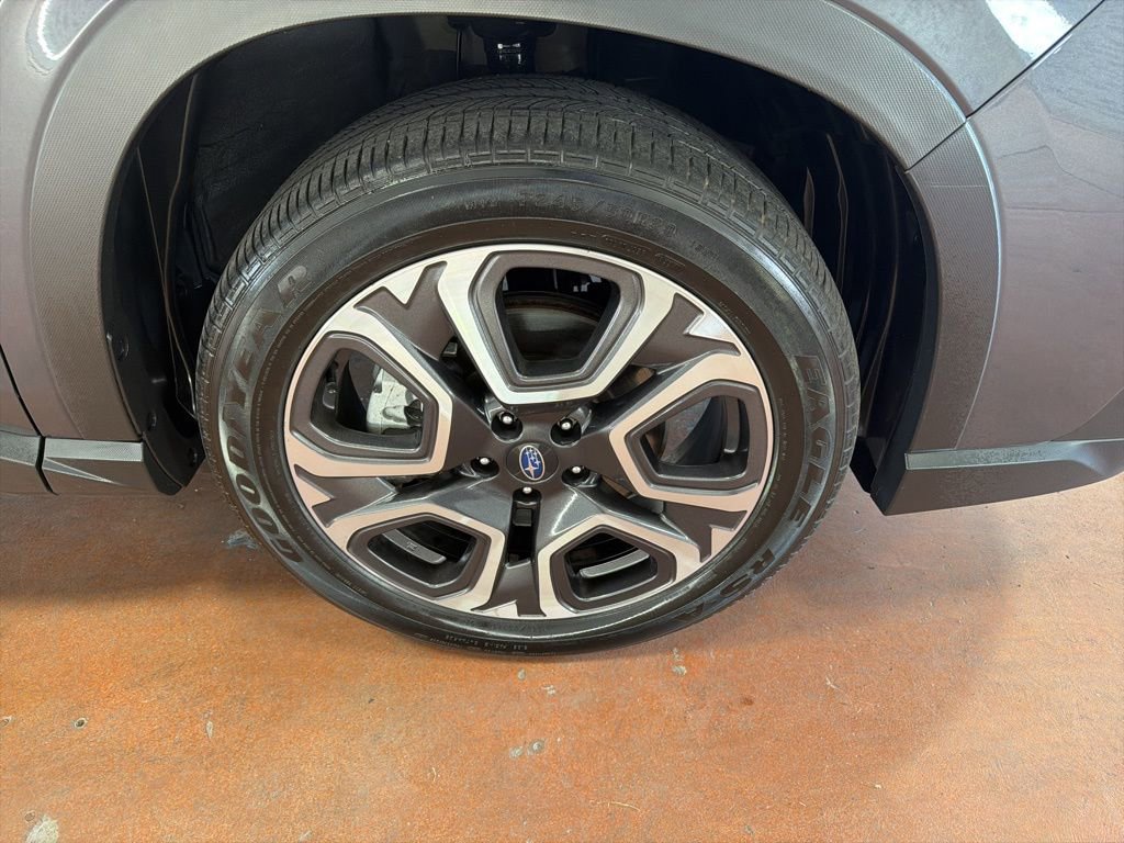 Used 2023 Subaru Ascent Limited AWD/4WD image 10