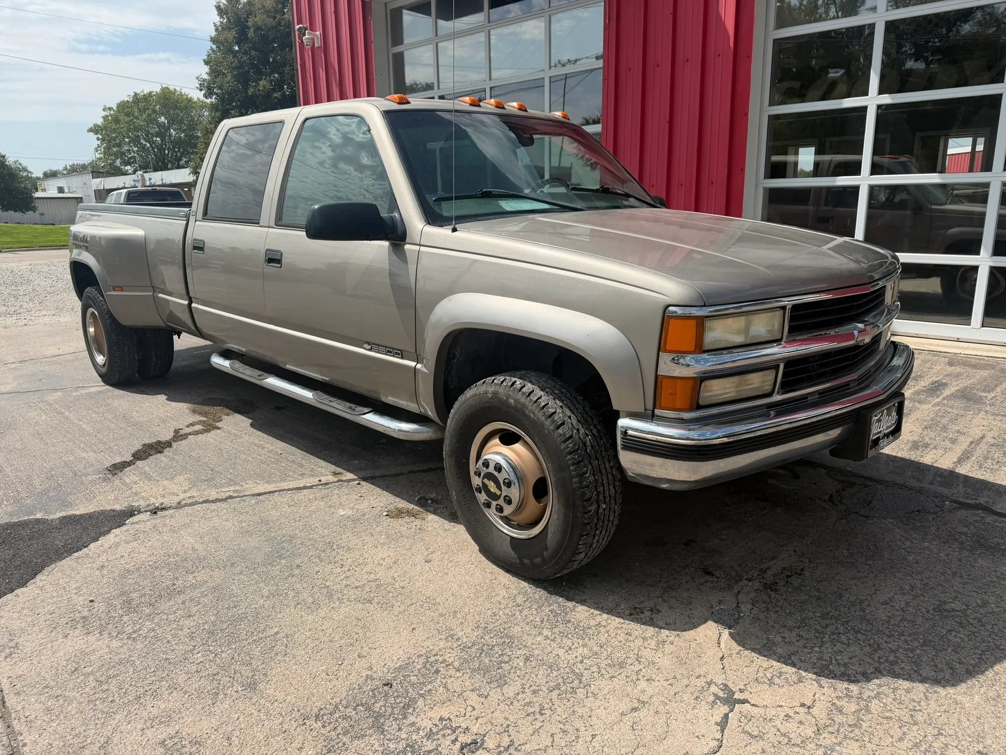 Used 2000 Chevrolet Silverado 3500 4x4 Crew Cab image 2