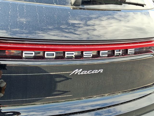 Certified 2023 Porsche Macan Turbo AWD/4WD image 32