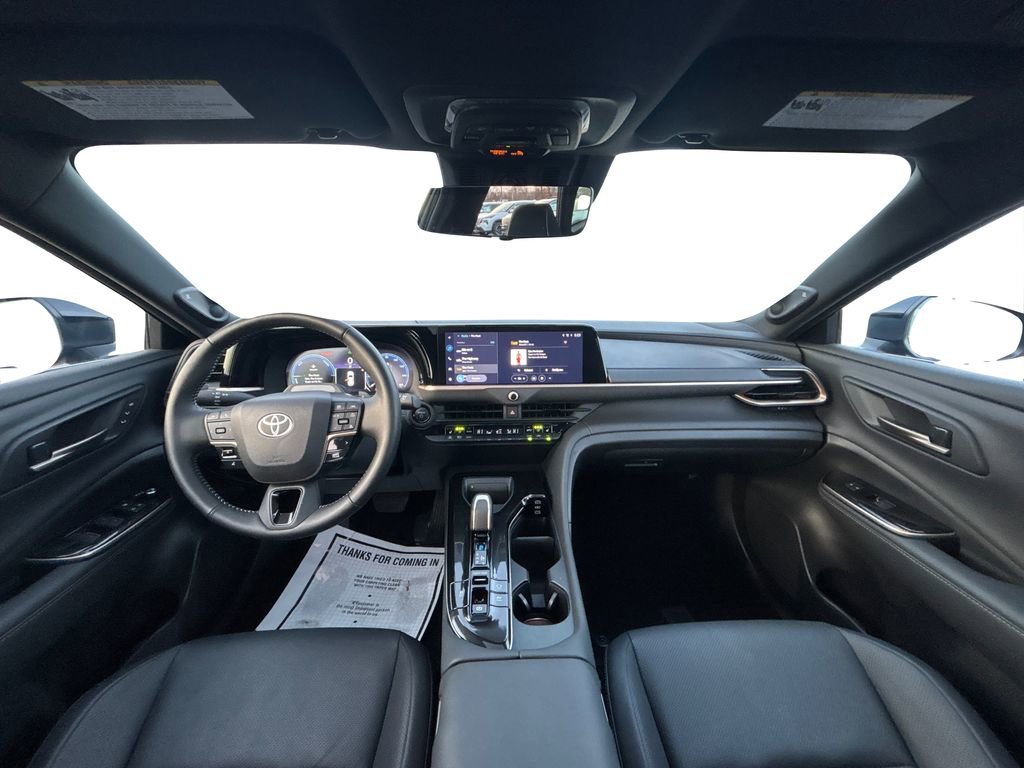 Used 2025 Toyota Crown Signia Limited image 20