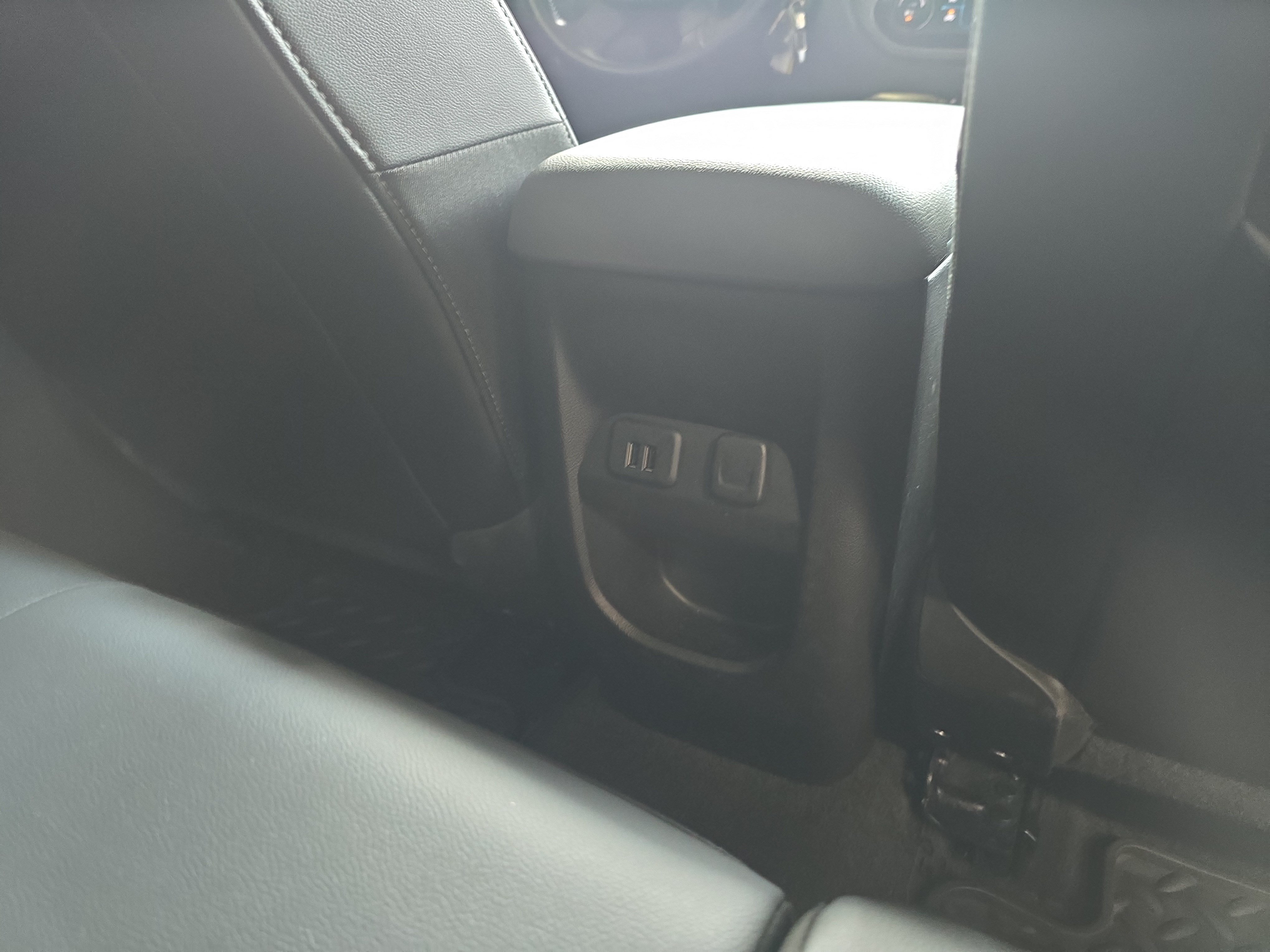 Used 2015 Chevrolet Colorado Z71 RWD image 11