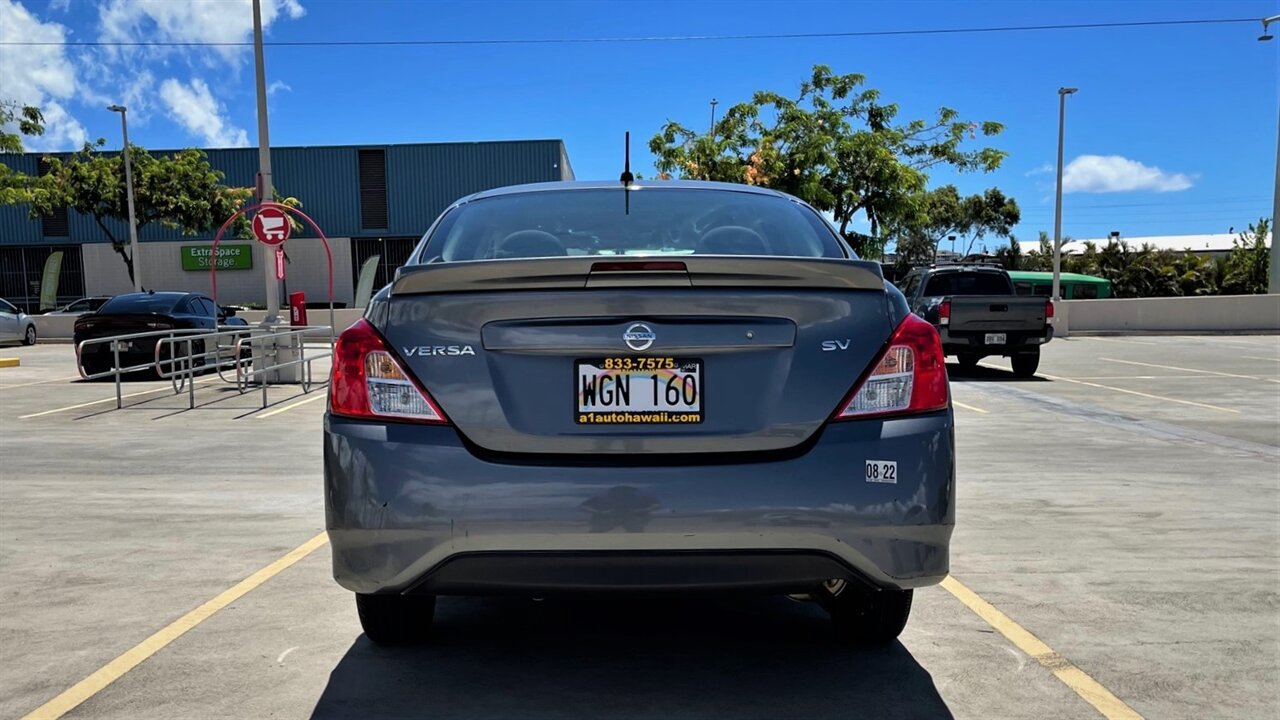 Used 2018 Nissan Versa SV FWD image 4
