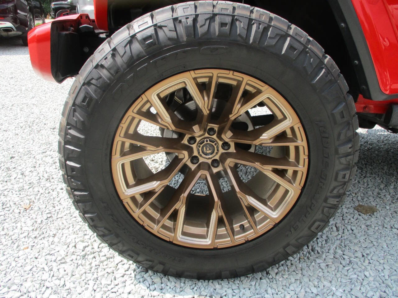 Used 2023 Jeep Gladiator Overland AWD/4WD image 9