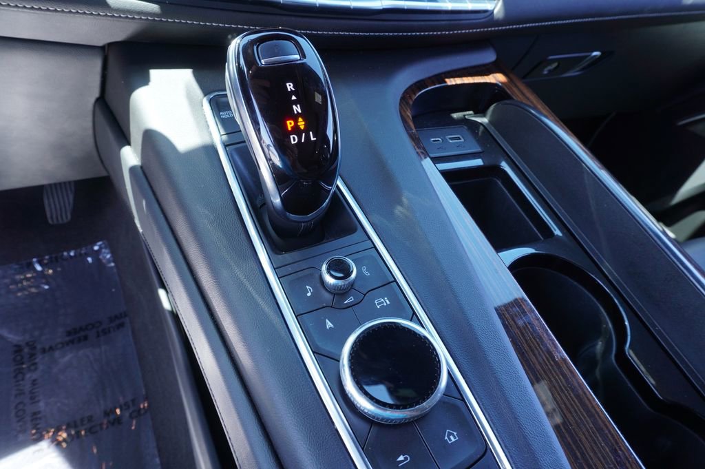 Used 2022 Cadillac Escalade Premium Luxury w/ Performance Package AWD/4WD image 21