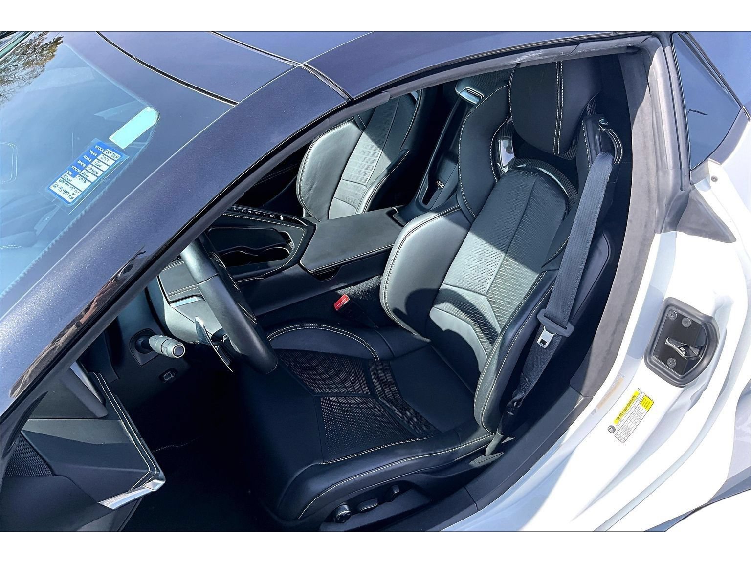 Used 2022 Chevrolet Corvette Stingray Premium Conv w/ Z51 Performance Package RWD image 32