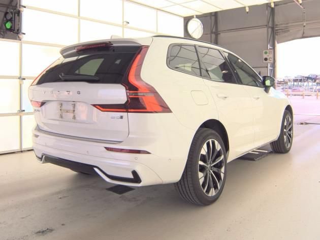 Used 2026 Volvo XC60 B5 Plus AWD/4WD image 5