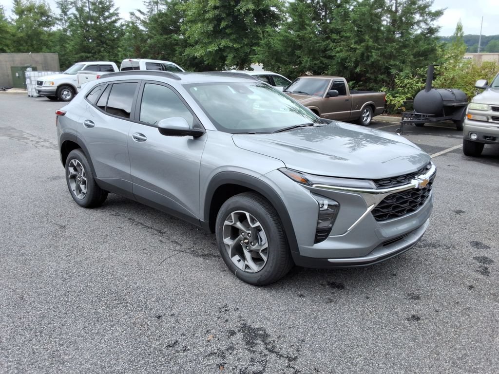 New 2026 Chevrolet Trax LT w/ Driver Confidence Package FWD video 3
