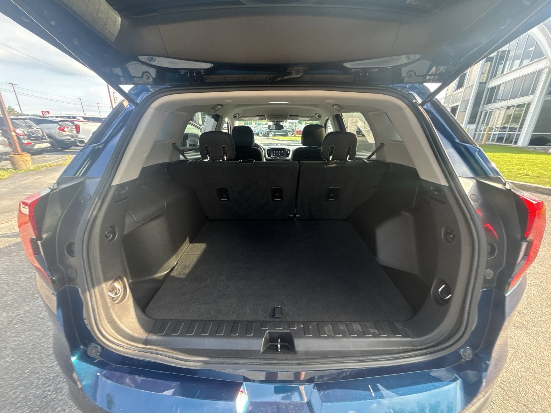 Certified 2020 GMC Terrain SLE w/ Driver Convenience Package FWD image 25